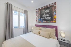 Unclassified image, 2 of 67, button