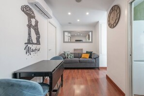 Unclassified image, 4 of 36, button