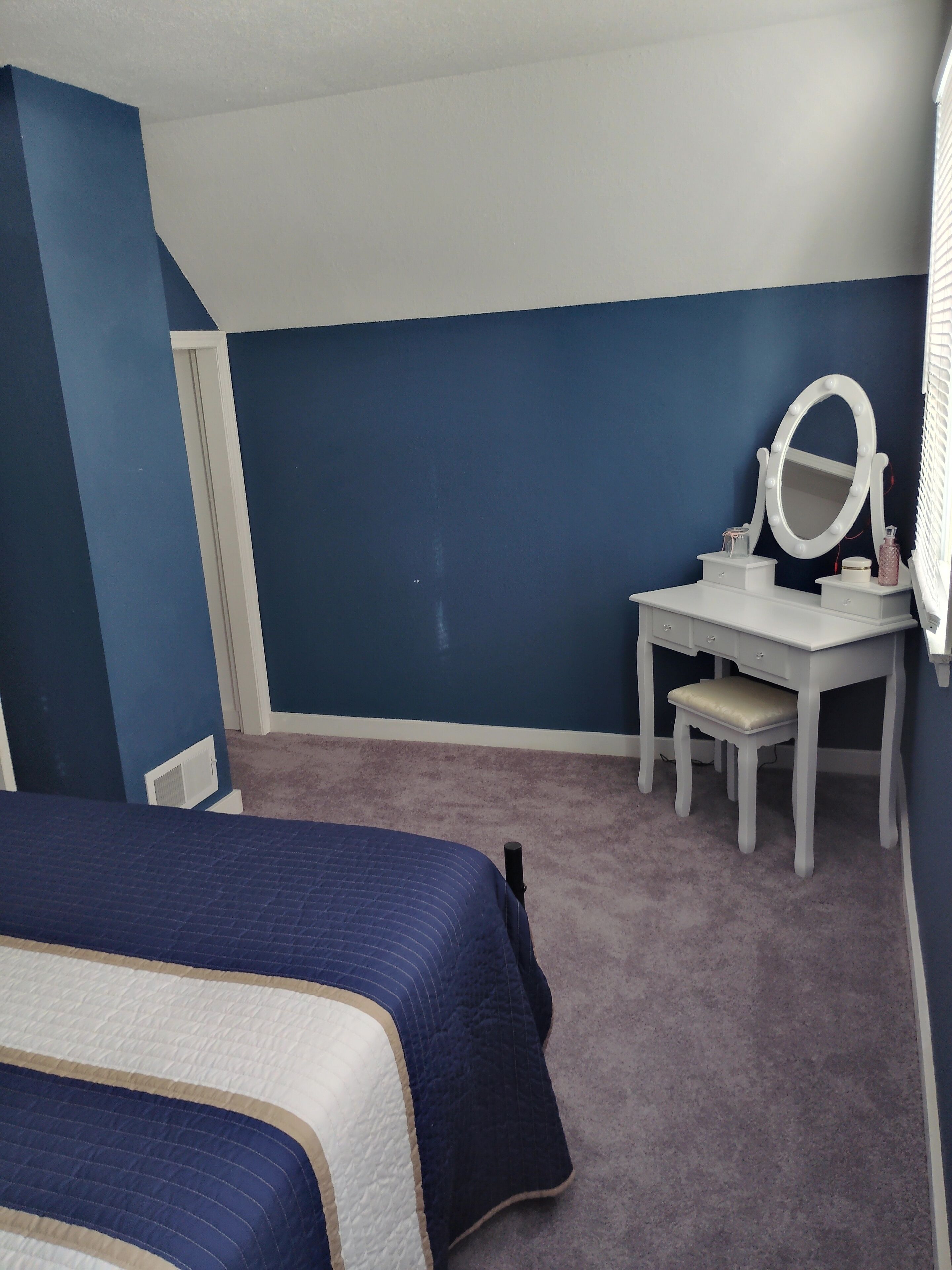 4 makuuhuonetta, silitysrauta/-lauta, ilmainen Wi-Fi, vuodevaatteet