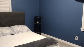 4 bedrooms, iron/ironing board, free WiFi, bed sheets