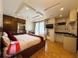 Premium Room | Individually furnished, desk, laptop workspace, soundproofing