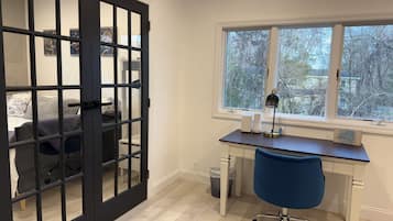 3 bedrooms, desk, iron/ironing board, travel crib