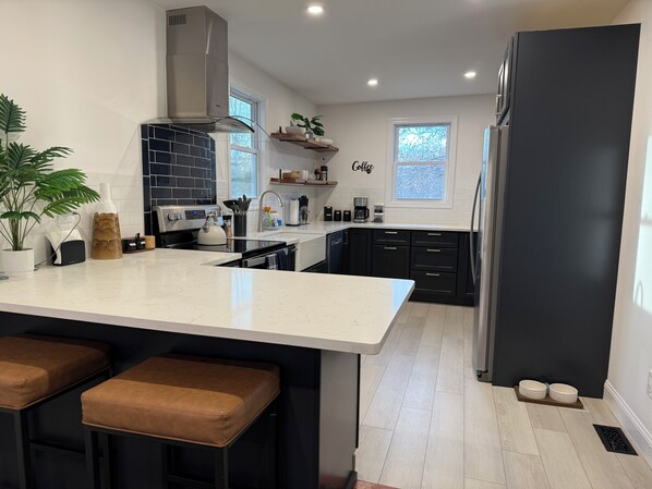 Fridge, microwave, oven, stovetop - Lux Haven Oasis retreat just 1 Hr from NYC Fully Furnished Rental in Carmel, NY! (Carmel Hamlet)