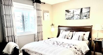Legal Walkout suite with King-bed, Kitchen, Parking & Patio