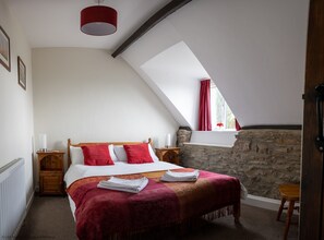2 habitaciones, tabla de planchar con plancha, internet y ropa de cama