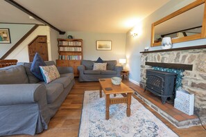 TV - Rose Cottage near Wheddon Cross (Minehead)