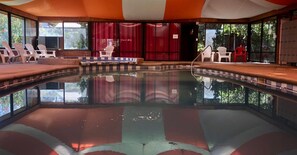 Piscine couverte, piscine extérieure (ouverte en saison)