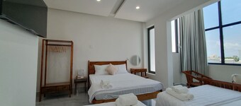 HERO HOSTEL & BILLIARDS