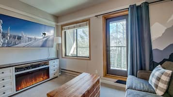 Smart-tv en een open haard