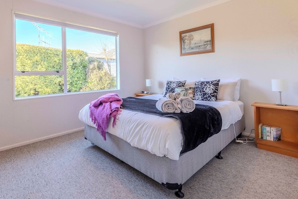 3 bedrooms, iron/ironing board, free WiFi, bed sheets