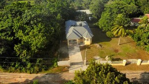 Exterior - A few minutes away from all the great tourist attractions and town of Ochi Rios! (Ocho Rios)