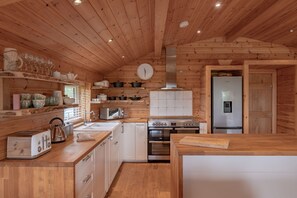 雪櫃、微波爐、焗爐、爐具