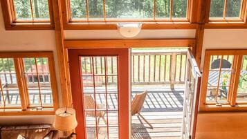 TV connectée, cheminée, chaßne hi-fi