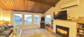 Walk the beach to the casino or tide pools your choice, come enjoy Roads End!