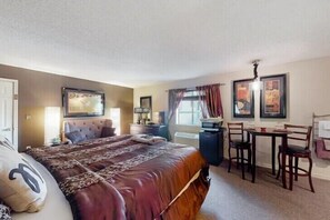 1 chambre, fer et planche à repasser, Wi-Fi, draps fournis