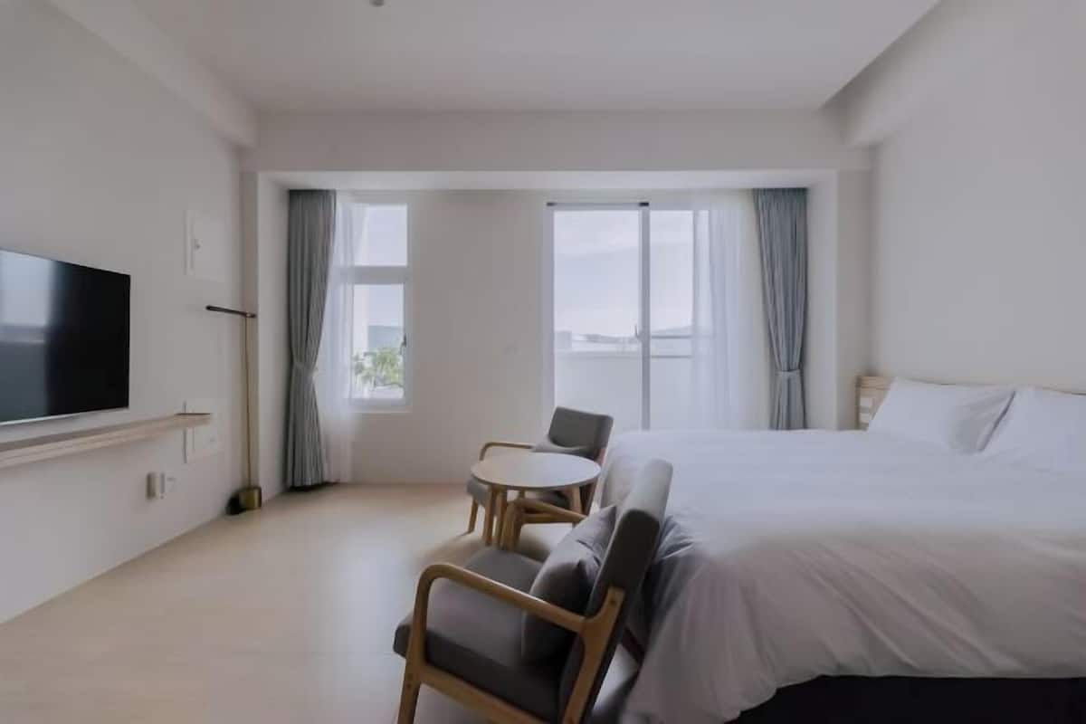 Down comforters, WiFi (free), bed sheets