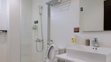 City Room | Bathroom