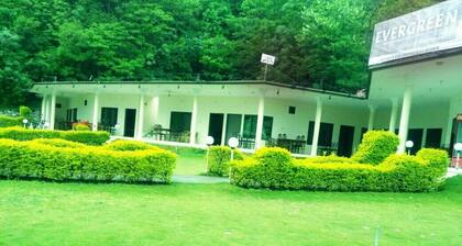 Ever Green Hotel & Restaurant