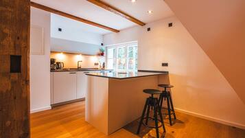 Kühlschrank, Ofen, Herdplatte, Geschirrspüler