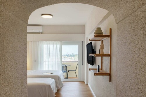 Equador Superior Suites by Olala Homes