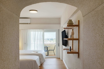 Equador Superior Suites by Olala Homes