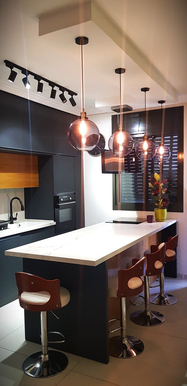 Oven, dishwasher - 3 minutes to the central of Givatayim
Vacation apartment in Givatayim (Giv'atayim)