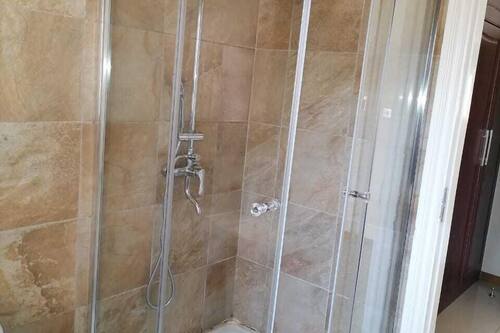 Standard Room | Bathroom | Towels, soap, toilet paper