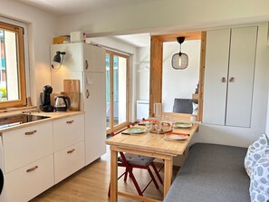 Interior - Ski-in studio in Les Gets, near lake, sleeps 4 (Les Gets)