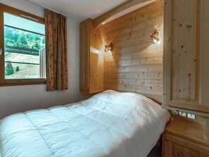 2 bedrooms