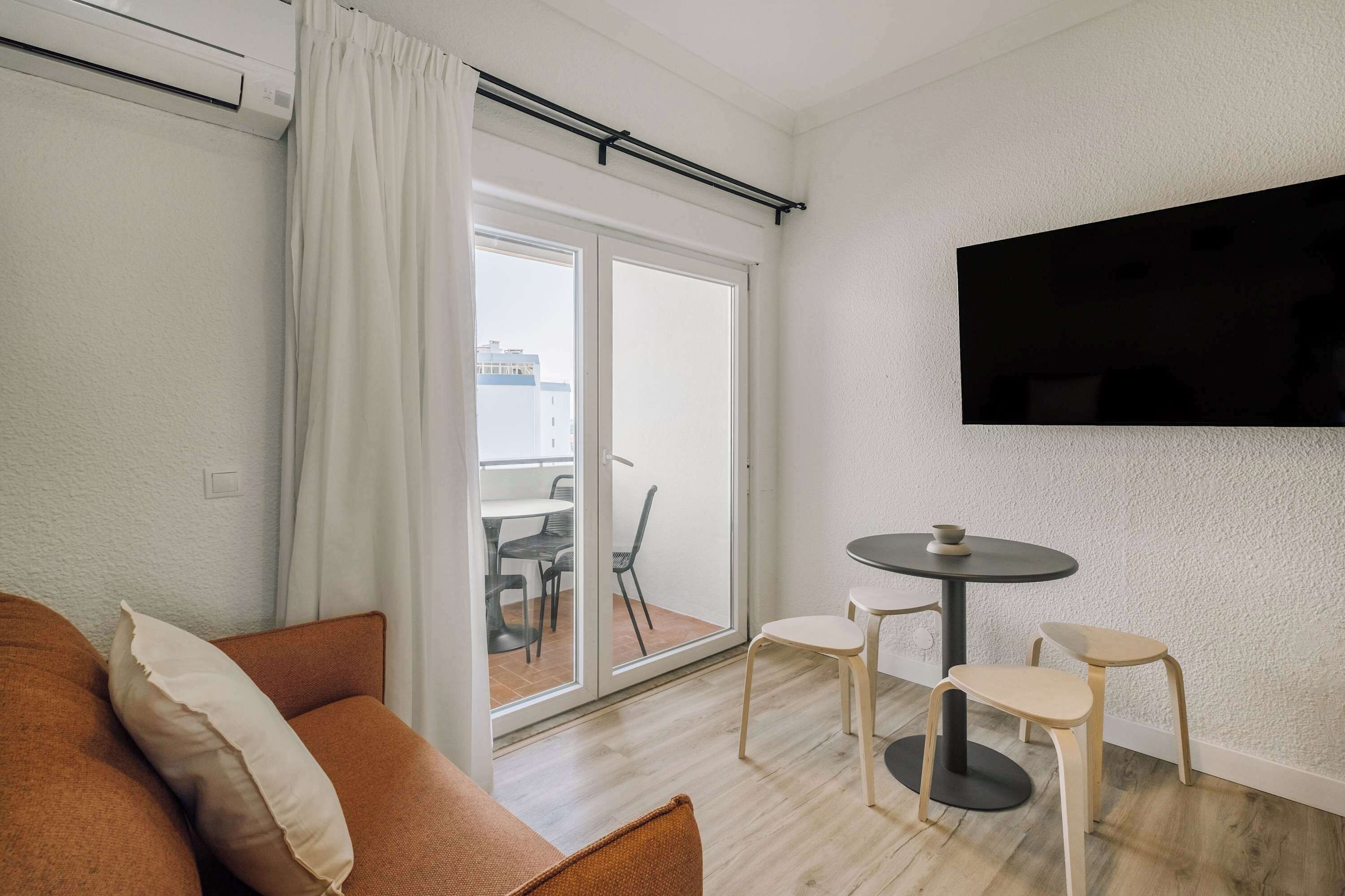 Apartamento | Zona de estar | Una televisión