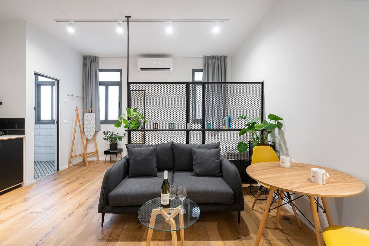 City-Studio | Wohnbereich | Netflix, Streaming-Dienste