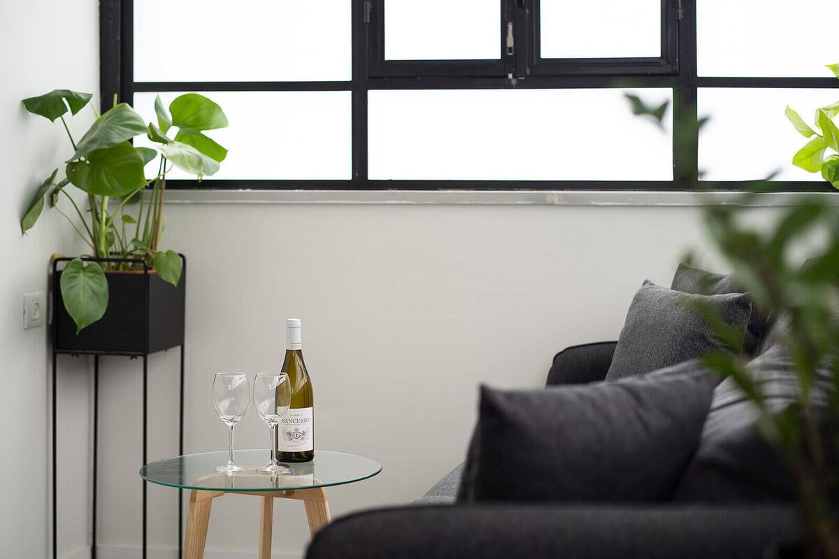 Apartment, 1 Bedroom | Living area | Netflix, streaming services