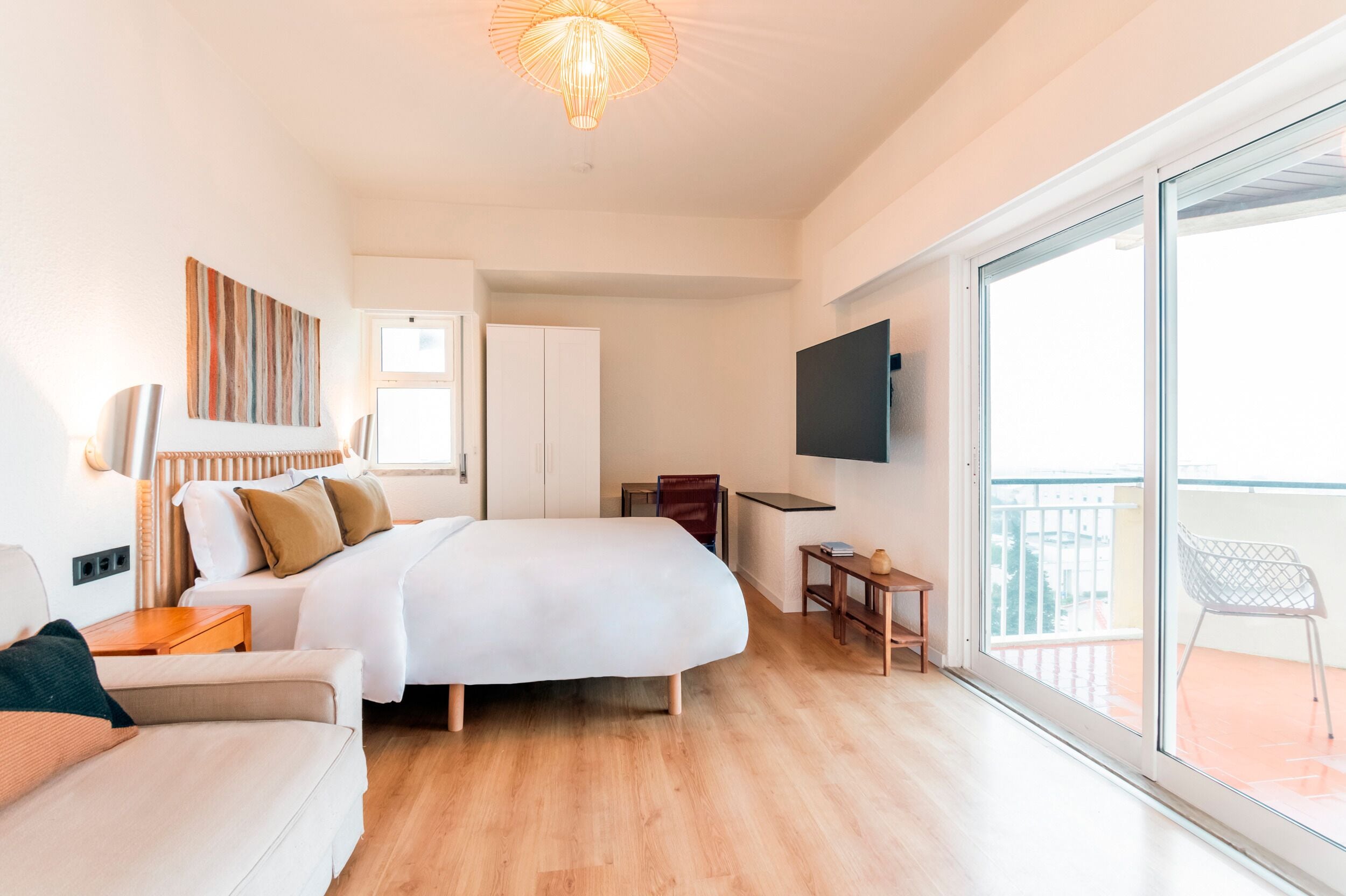 Apartamento urbano | Área de estar | TV 60 cm com canais a cabo