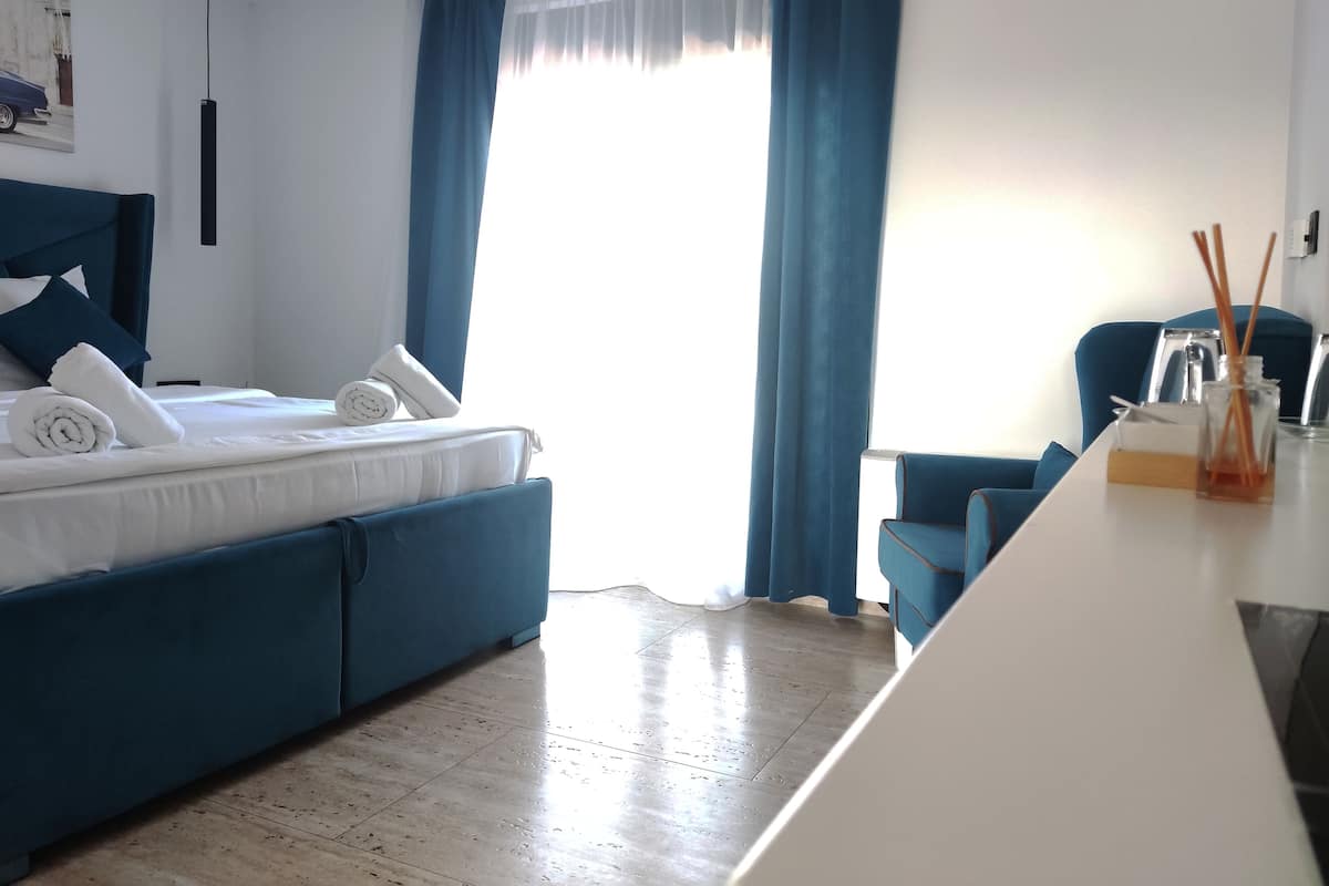 Premium Double Room | 1 bedroom, premium bedding, memory foam beds, desk