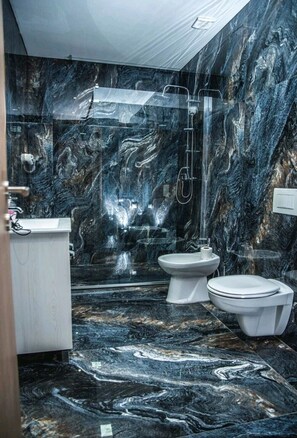 Bathroom - Sky apartmani  (Leskovac)