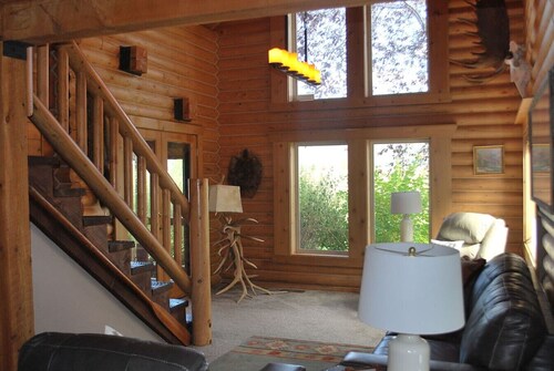 Willow Tree Cabin in Teton Valley