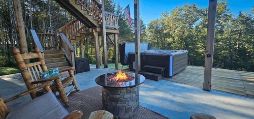Hot Tub, Lake Front, NEW Game Rm, Fire Pit, Kayaks