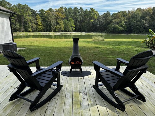 Escape to Tranquility 125 Acre Property with Trails Lake Spacious House Fire Pit