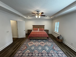 3 bedrooms, desk, iron/ironing board, travel crib