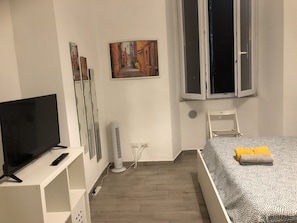 3 多间卧室、办公桌、熨斗/熨衣板、免费 WiFi