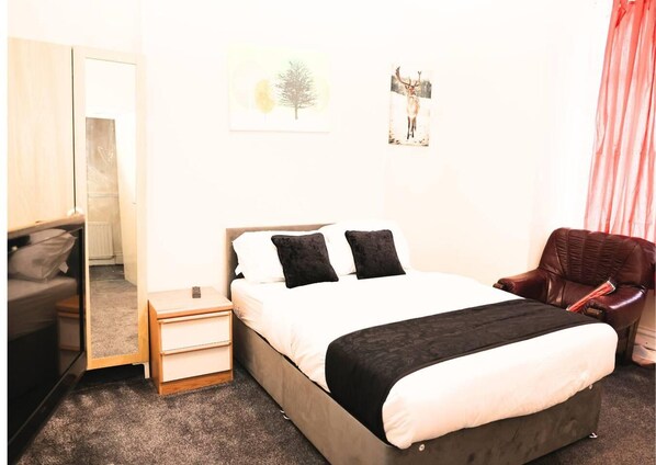 House | 5 bedrooms, iron/ironing board, free WiFi, bed sheets - Stunning 5-bed House in Newcastle Upon Tyne (Newcastle-upon-Tyne)