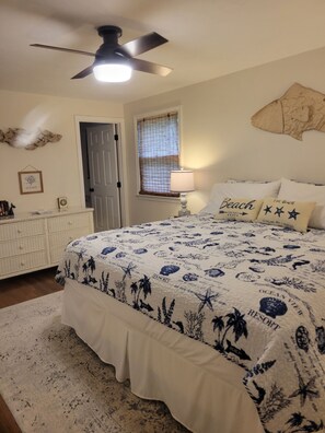 3 chambres, bureau, Wi-Fi, literie fournie