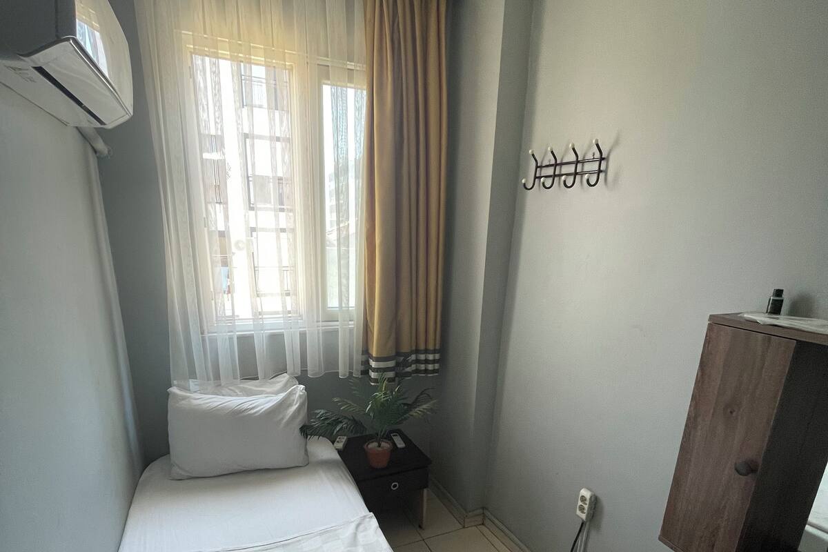Chambre Ville Double pour 1 personne | Literie de qualité supérieure, fer et planche à repasser, Wi-Fi gratuit
