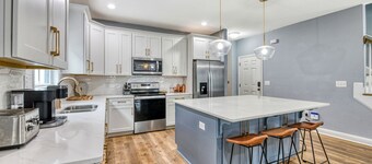 Just Peachy - Seven Bedrooms, Seven Bath House with Private Pool