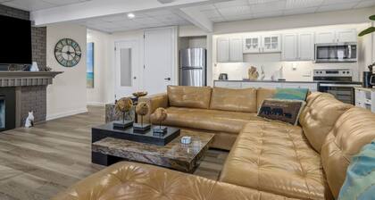 Private Guest Suite | Lake Michigan | Beachfront | Remodeled | Pet Friendly