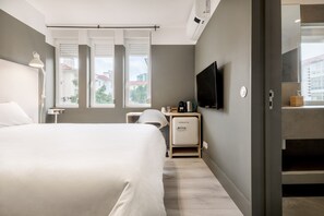 Chambre Double Standard | Bureau, fer et planche à repasser, lits bébé (gratuits), Wi-Fi gratuit