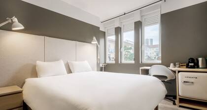 Olala Rainbow Suites