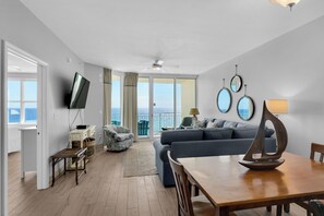 TV - Remodeled 3BR/3BA + Free Beach Chairs (Panama City Beach)