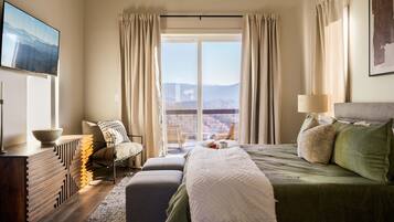 4 bedrooms, iron/ironing board, travel cot, free WiFi