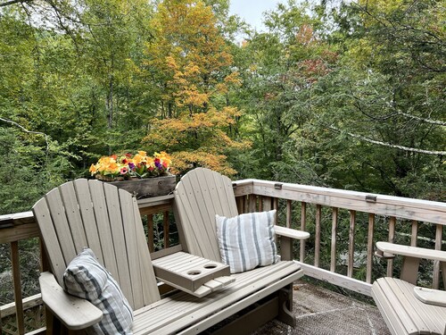 Sugar Shack – Gorgeous, updated 3 bedroom with loft condo with A/C.